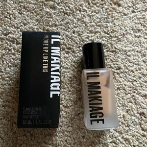 New IL Makiage Flawless Base Foundation color 095